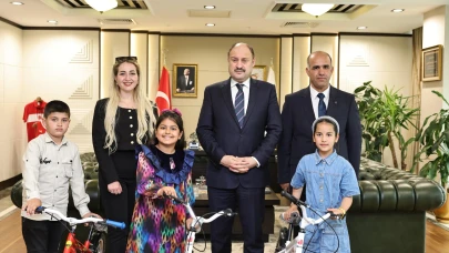 Başkan Gülpınar, Öğrencileri Makamında Ağırladı