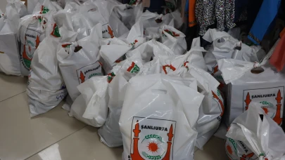 Bayram Öncesi 1000 Yetim Çocuğa Kıyafet Desteği