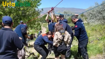 Turistleri taşıyan sıcak hava balonu kayalıklara zorunlu iniş yaptı, 20 turist yaralandı.