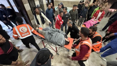 Katil İsrail'in Gazze'ye Düzenlediği Saldırılarda 10 Filistinli Hayatını Kaybetti