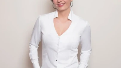 Özlem Gürses Kimdir?
