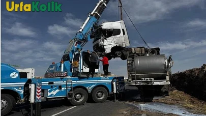 Şanlıurfa'da Meydana Gelen TIR Kazasında Sürücü Yaralandı, Olay Yerine Hemen Ambulans Sevkedildi