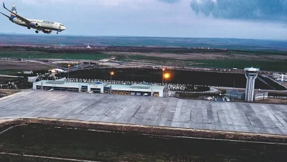 Diyarbakır Havaalanındaki Pist Çatlağı Nedeniyle Uçağın Acil İnişi Şanlıurfa'da Gerçekleşti.
