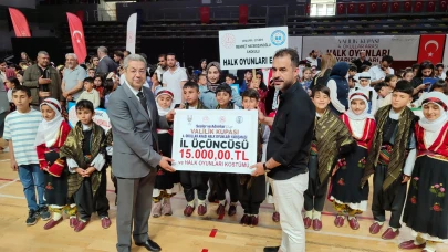 Valilik Kupası Okullar Arası Halk Oyunları Yarışması Tamamlandı