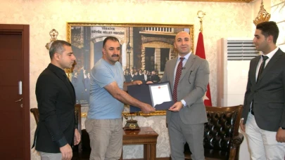 Ceylanpınar İlçesinde Bin 100 Hak Sahibine Tapu Verildi
