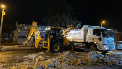 Sanayi Sitesinde Kar Mesaisi Sürüyor: Esnafa Gece Gündüz Destek