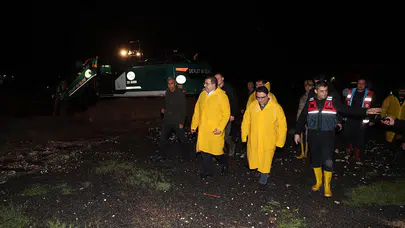 Başkan Canpolat Ve Kaymakam Şahin’den Gece Sağanak Mesaisi