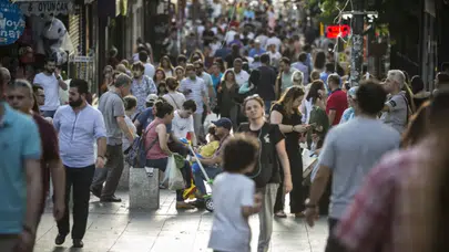 Türkiye Nüfusunun Yüzde 49,98’ini Kadınlar Oluşturdu