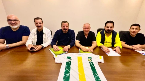 Şanlıurfaspor'un yeni teknik direktörü Mesut Bakkal, takımın başına geçti.