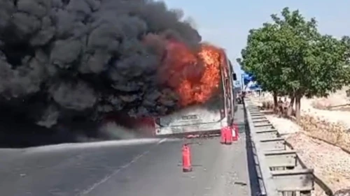 Şanlıurfa'da Şehir İçi Yolcu Otobüsü Alev Alev Yandı