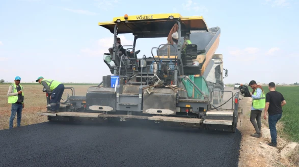 Suruç’ta Sıcak Asfalt Çalışmaları Tüm Hızıyla Devam Ediyor