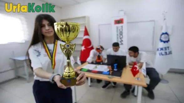 Van'daki Teknoloji Öğretmeni Öğrencileriyle Dünya Çapında Başarıya İmza Attı!