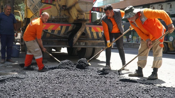 Haliliye Belediyesi'nden Üç Mahalleye Asfalt Hizmeti