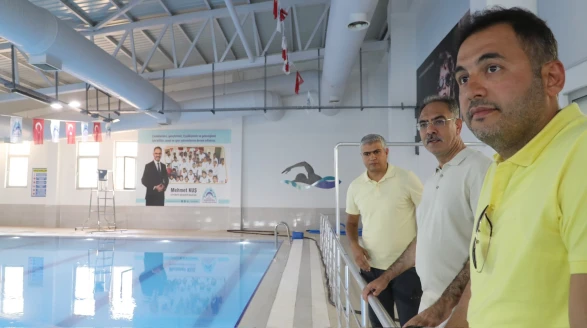 Başkan Kuş, Gençleri Havuza Davet Etti