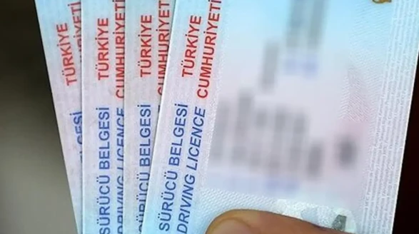Eski Tip Ehliyetler 1 Ağustos'ta Geçerliliğini Yitirecek