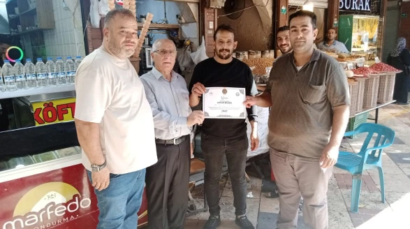 Eğitime Katılan Esnafa Belgeleri Verildi