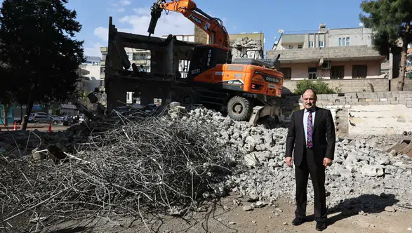 Büyükşehir, 25 Metrelik Yol İçin 59 Yapıyı Yıktı