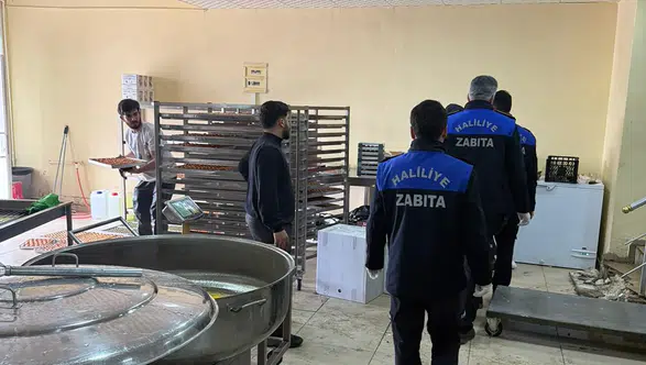 Haliliye’de Gıda Denetimi: Küflü Cevizlere El Konuldu