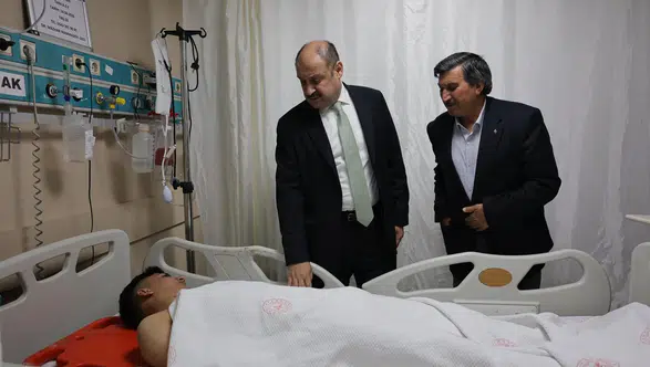 Başkan Gülpınar’dan Yaralı Öğrencilere Ziyaret