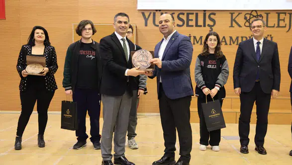 Başkan Nihat Çiftçi, Gençlerle Tecrübelerini Paylaştı