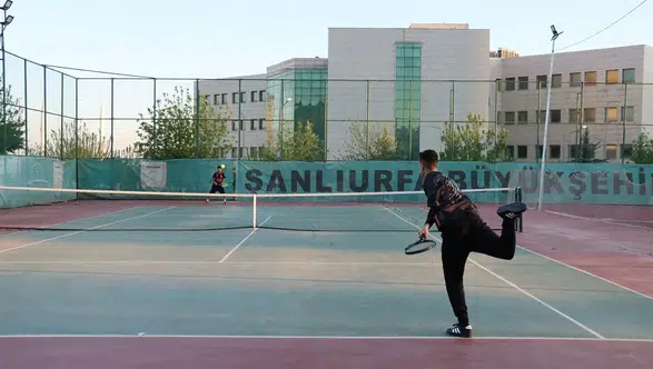 23 Nisan Tenis Turnuvası Başladı