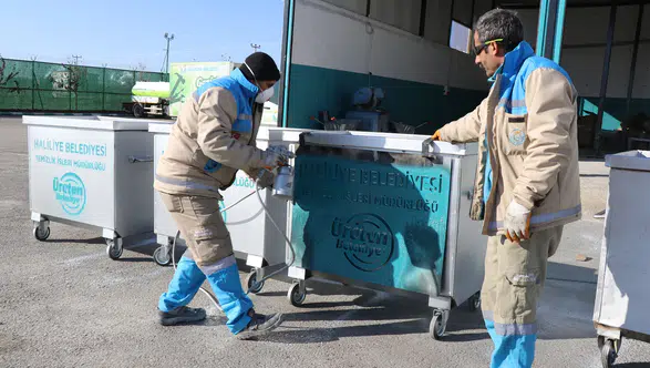 Haliliye’de Konteynerler Hem Üretiliyor Hem Yenileniyor