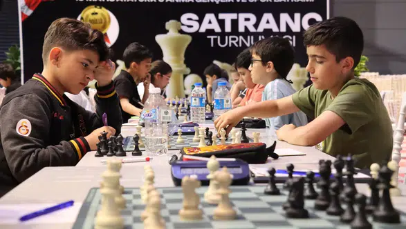 Şanlıurfa’da Geleceğin Satranç Ustaları Ödüllendirildi
