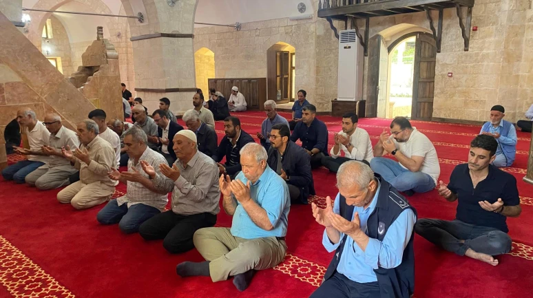 Tarihi Hasan Paşa Camii İbadete Açıldı