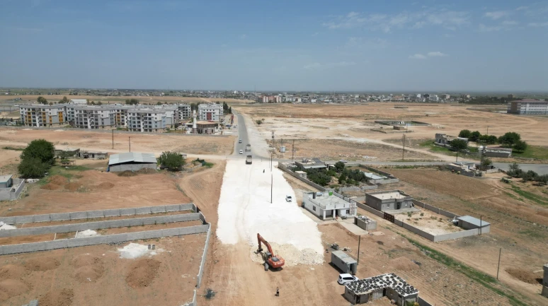 BÜYÜKŞEHİR BELEDİYESİ’NDEN AKÇAKALE’YE YENİ YOL HAMLESİ