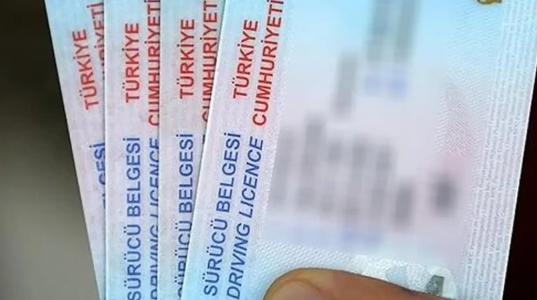 Eski Tip Ehliyetler 1 Ağustos'ta Geçerliliğini Yitirecek