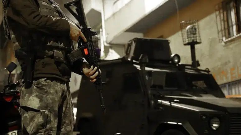 FETÖ’ye 29 İlde Jandarma Operasyonu: 63 Şüpheli Yakalandı