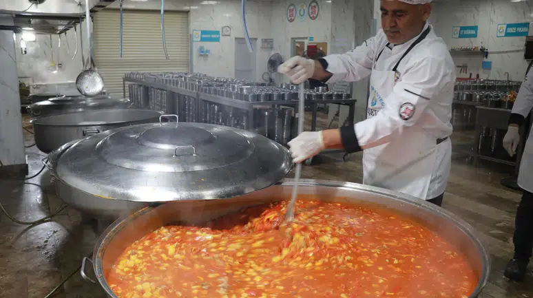 Haliliye’de Ramazan Bereketi: Aşevinden Evlere İftar