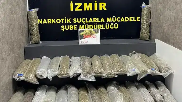 İzmir’de Dev Uyuşturucu Operasyonu: 1 Ton 346 Kilo Skunk Ele Geçirildi