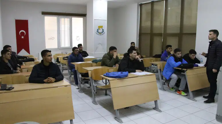 Haliliye’de Gençler Geleceğe Eğitimle Hazırlanıyor