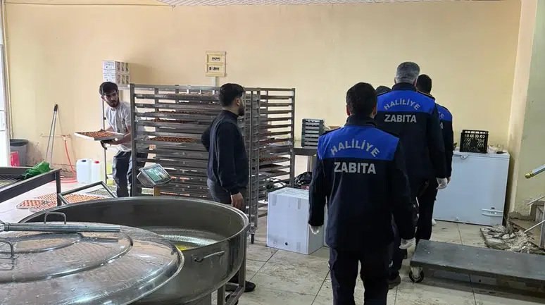 Haliliye’de Gıda Denetimi: Küflü Cevizlere El Konuldu