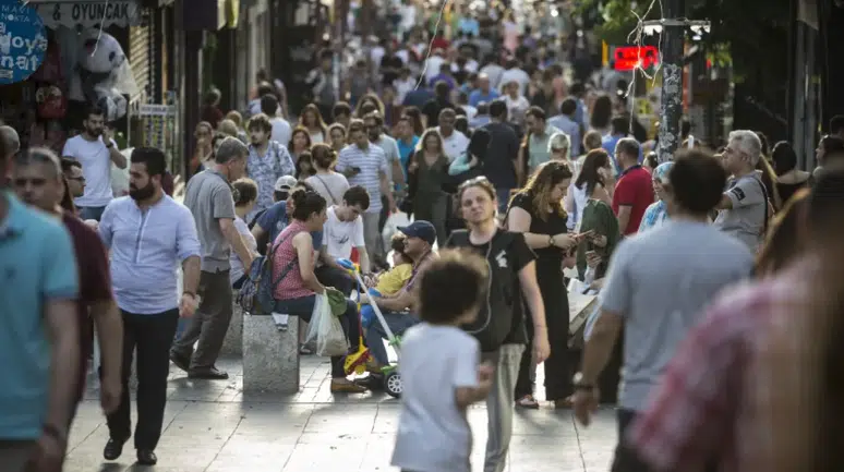 Türkiye Nüfusunun Yüzde 49,98’ini Kadınlar Oluşturdu