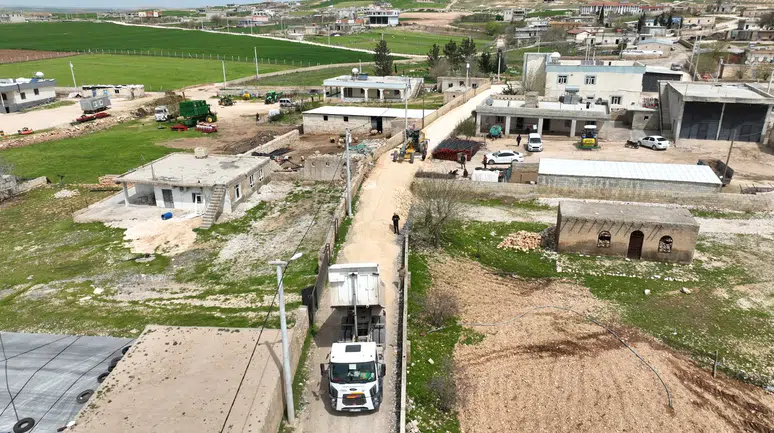 Büyükşehir’den Kırsalda Konforlu Ulaşım İçin Yoğun Mesai
