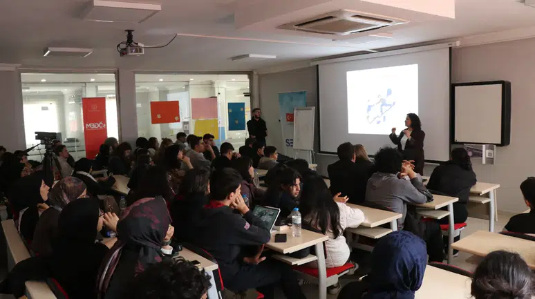 Büyükşehir’den Gençlere Gelecek Odaklı Eğitim Hamlesi