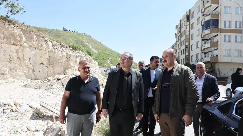 Başkan Gülpınar, Birecik’te Esnafı Ve Vatandaşları Ziyaret Etti