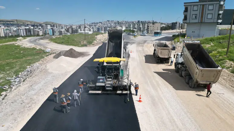 Büyükşehir, Balıkayağı-Azerbaycan Bulvarı Yolunu Sıcak Asfaltla Buluşturuyor