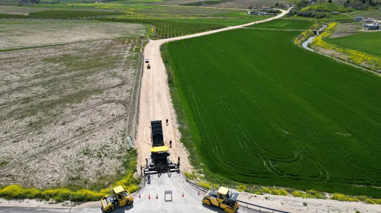 Büyükşehir, 14 Kilometrelik Grup Yolunu Asfaltla Buluşturuyor