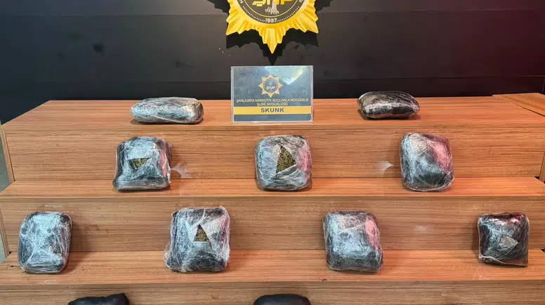 Şanlıurfa’da Narkotik Operasyonu: 8 Kilo Skunk Ele Geçirildi